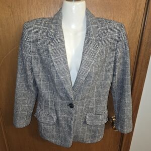 Pendleton Women's Black and White Checkered Blazer